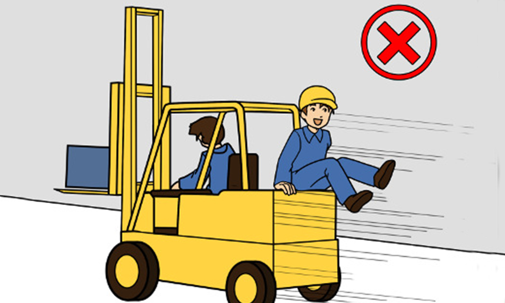 How To Ensure Safety Along With Forklift Operator Training?